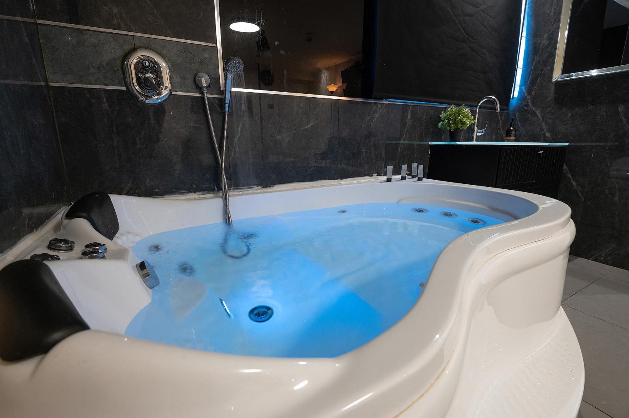 Lago Suites Hotel Йерусалим Екстериор снимка