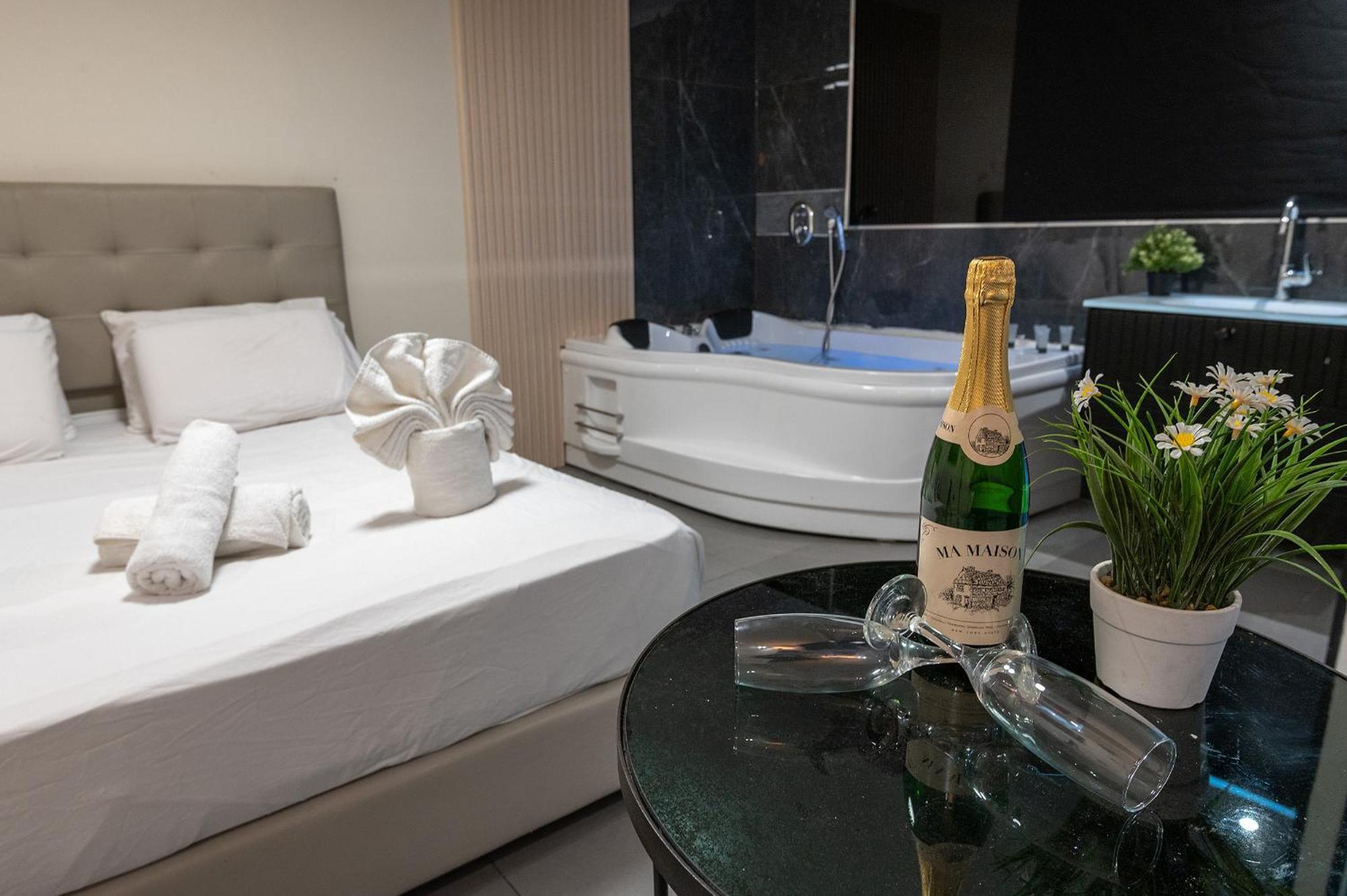 Lago Suites Hotel Йерусалим Екстериор снимка