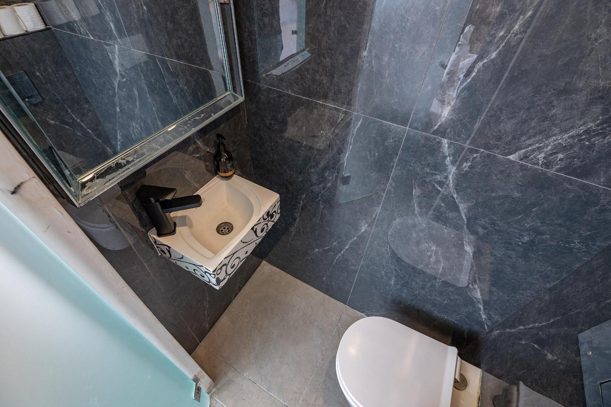 Lago Suites Hotel Йерусалим Екстериор снимка