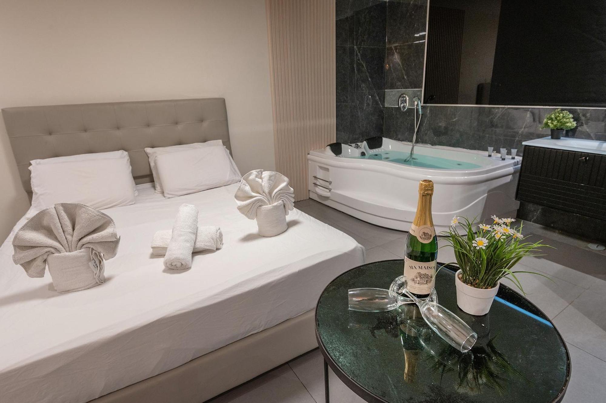 Lago Suites Hotel Йерусалим Екстериор снимка