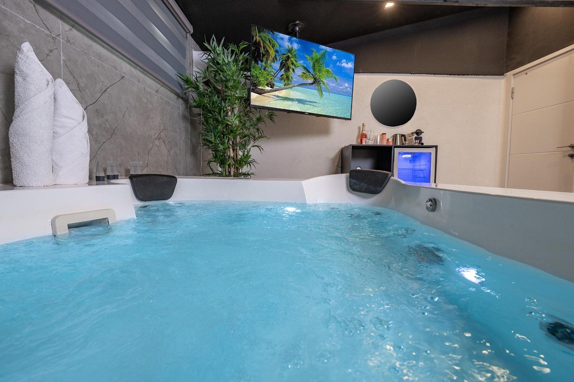Lago Suites Hotel Йерусалим Екстериор снимка